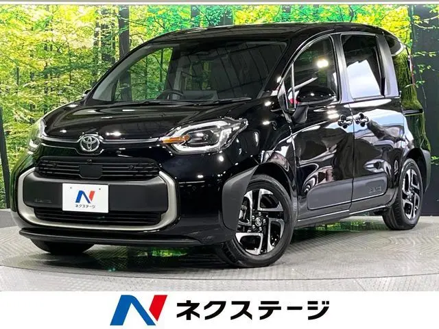 Toyota Sienta fotoğraf 1