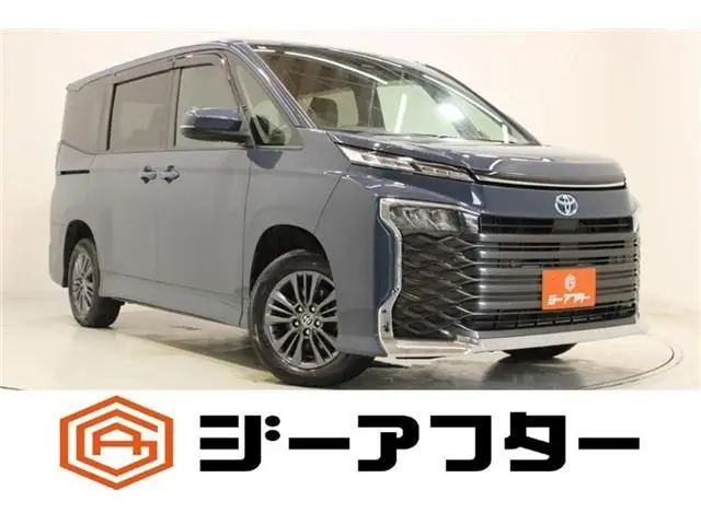 Toyota Voxy photo 1