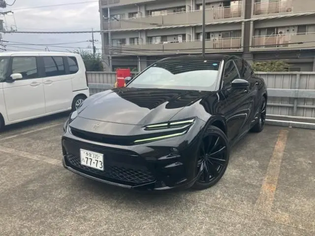 Toyota Crown Sport photo 1