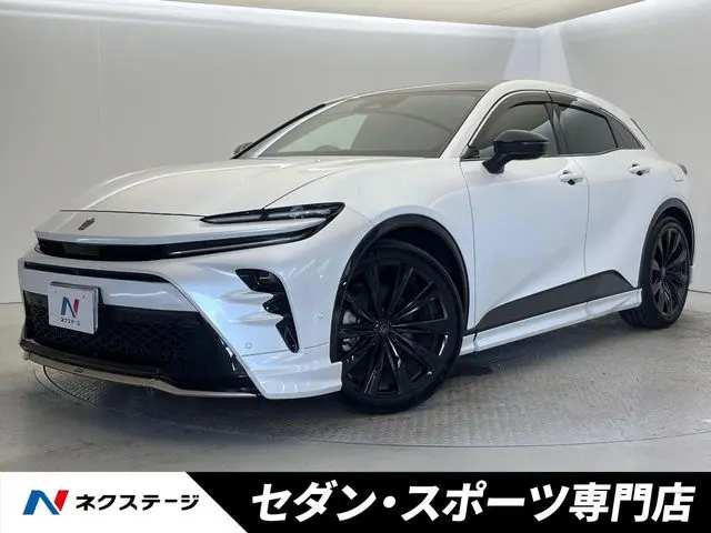 Toyota Crown Sport photo 1