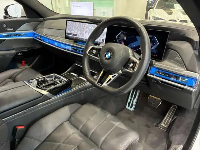 BMW 7 Serisi fotoğraf 8
