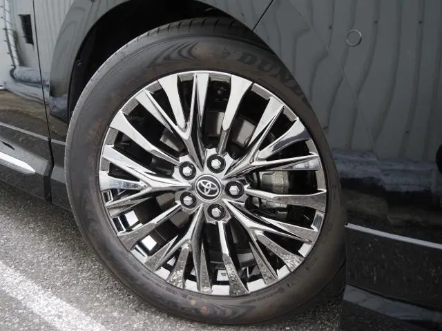 Toyota Vellfire Hybrid photo 12