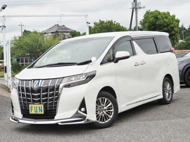 Toyota Alphard Hybrid fotoğraf 1