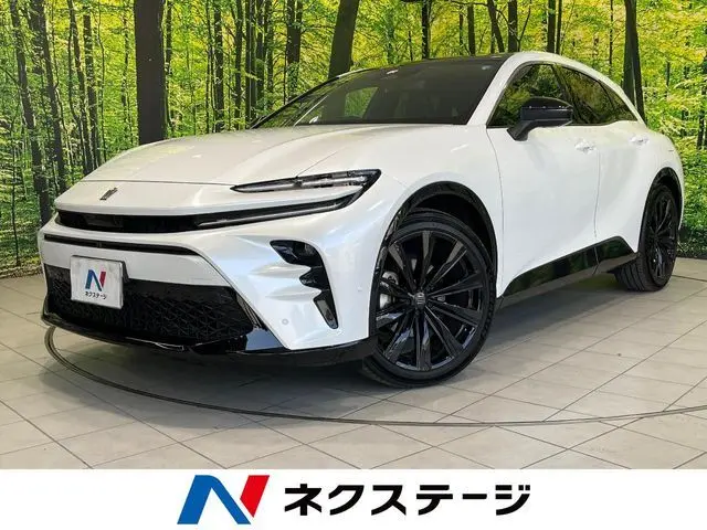 Toyota Crown Sport fotoğraf 1