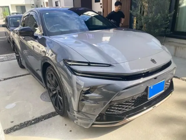Toyota Crown Sport photo 1