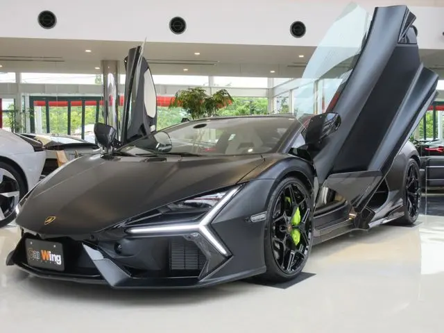 Lamborghini Revuelto