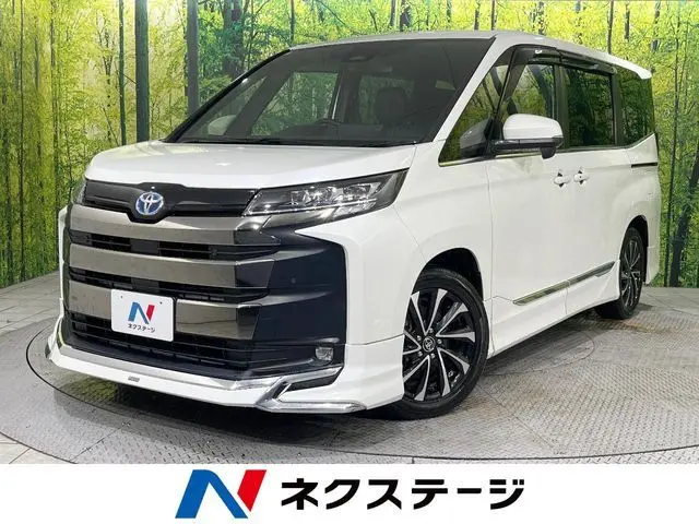 Toyota Noah fotoğraf 1