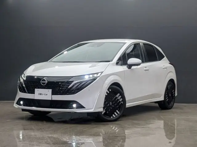 Nissan Aura