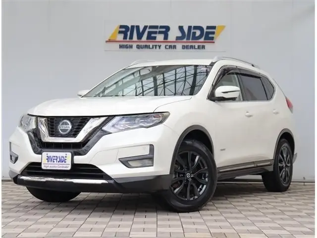 Nissan X-Trail Hybrid photo 1
