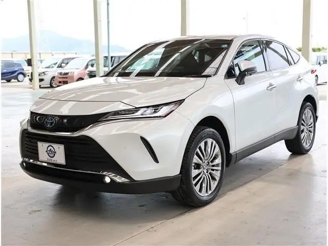 Toyota Harrier Hybrid photo 1