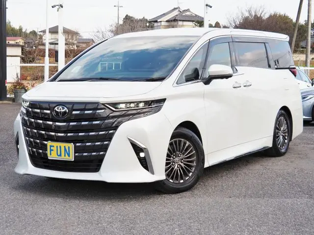 Toyota Alphard Hybrid photo 1