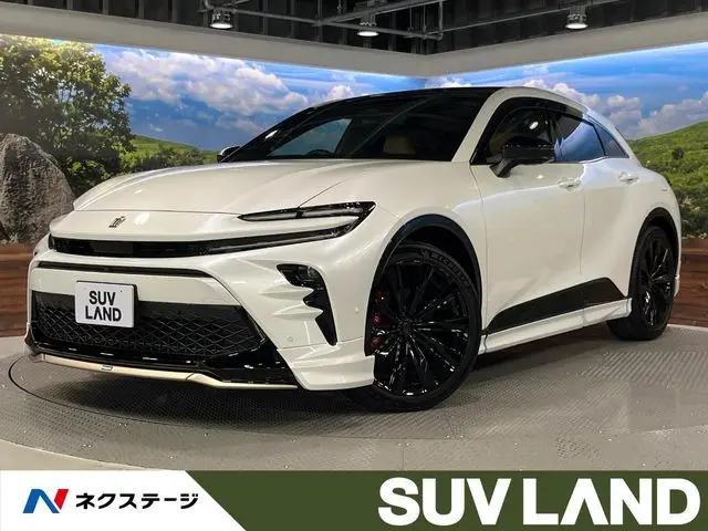 Toyota Crown Sport photo 1