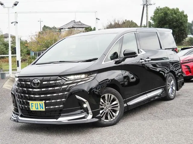 Toyota Alphard Hybrid fotoğraf 1