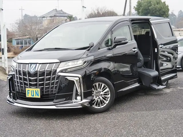 Toyota Alphard Hybrid fotoğraf 1