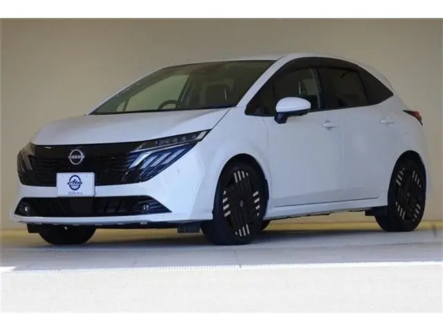 Nissan Aura