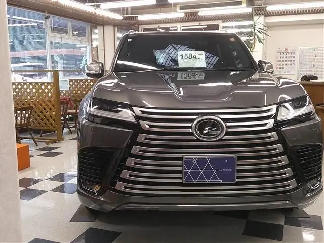 Lexus LX 600
