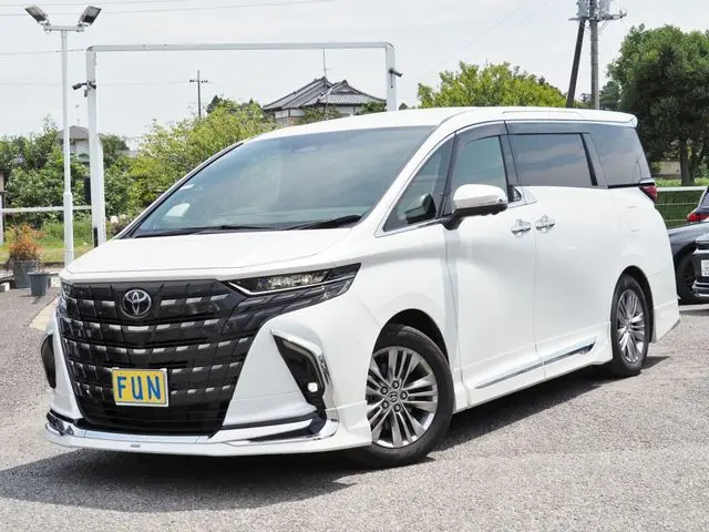 Toyota Alphard Hybrid photo 1