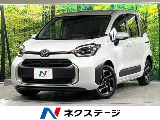 Toyota Sienta photo 1
