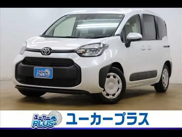 Toyota Sienta fotoğraf 1