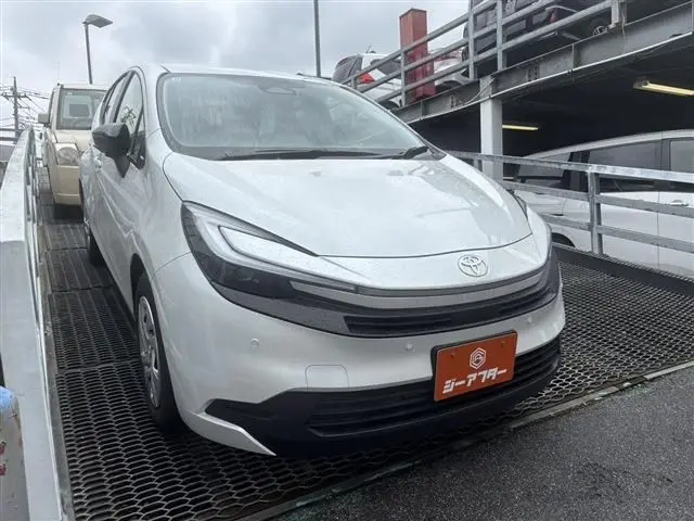 Toyota Aqua photo 1