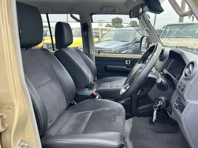 Toyota Land Cruiser photo 6