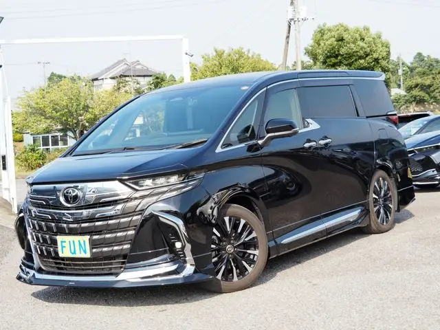 Toyota Alphard Hybrid fotoğraf 1