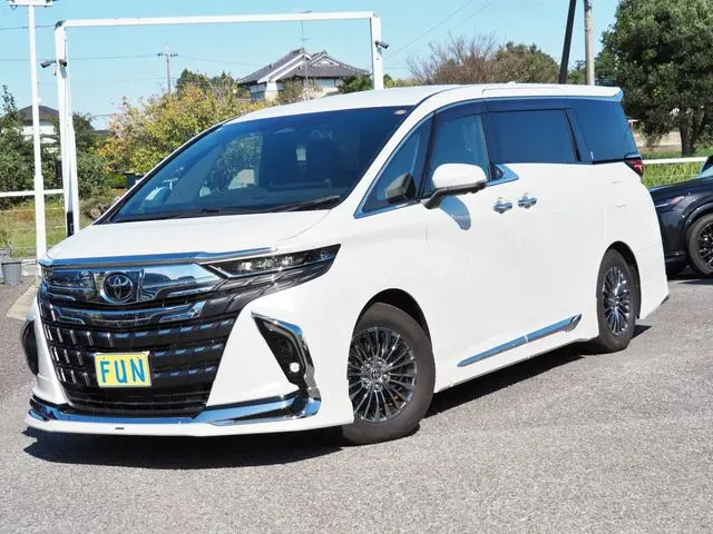 Toyota Alphard Hybrid photo 1