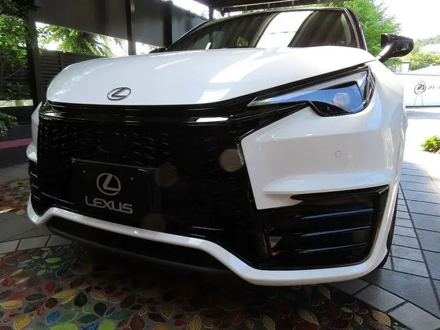 Lexus LBX
