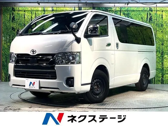 Toyota Hiace Van fotoğraf 1