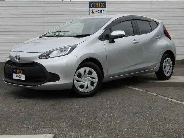 Toyota Aqua fotoğraf 1