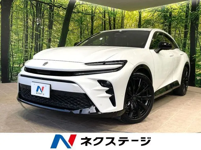 Toyota Crown Sport fotoğraf 1