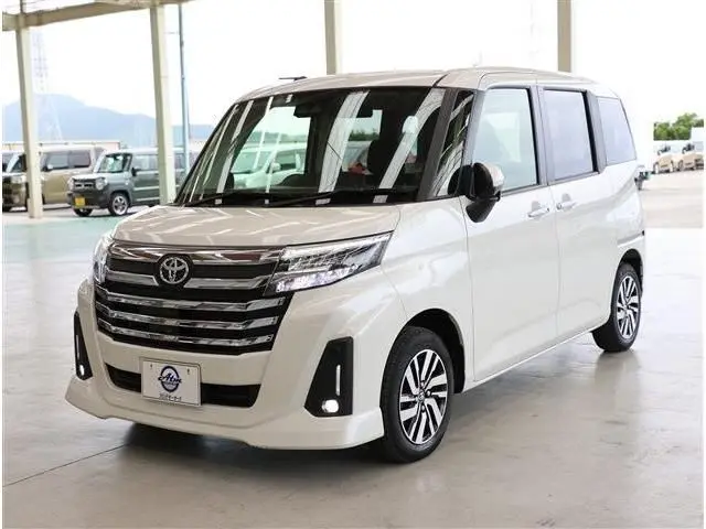 Toyota Roomy photo 1