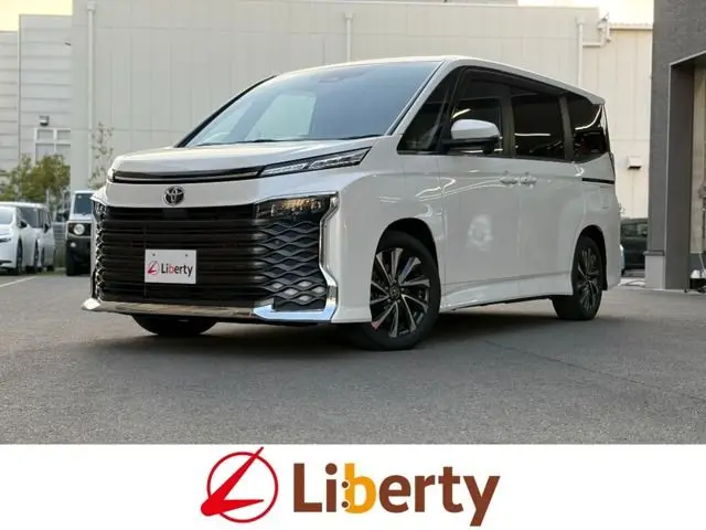 Toyota Voxy fotoğraf 1