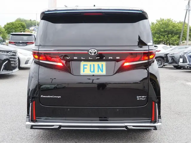 Toyota Vellfire Hybrid photo 7
