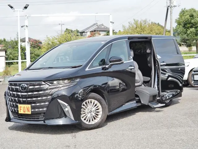 Toyota Alphard Hybrid fotoğraf 1
