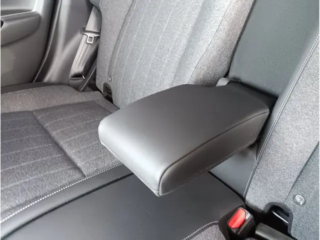 Honda Fit e:HEV fotoğraf 13