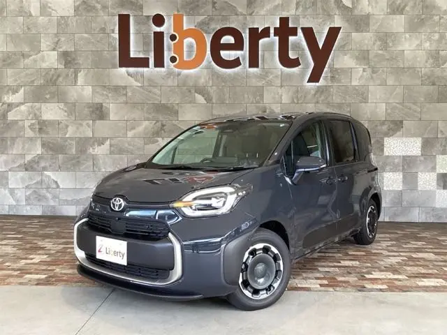 Toyota Sienta fotoğraf 1