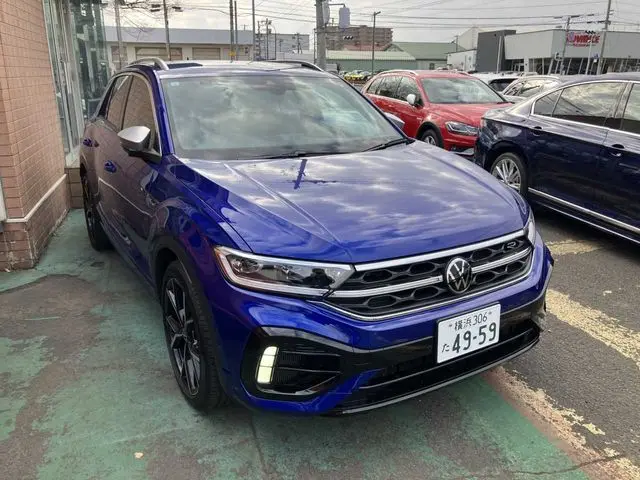 Volkswagen T-Roc photo 1