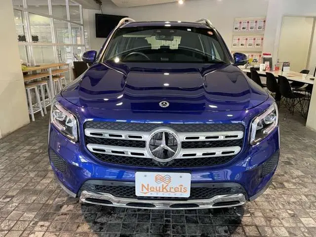 Mercedes-Benz GLB-Class photo 10