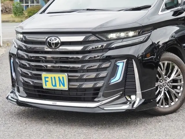 Toyota Vellfire Hybrid photo 8