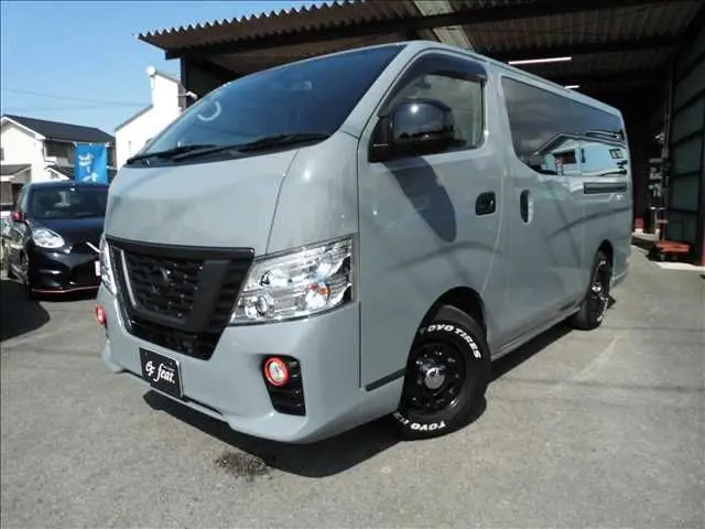 Nissan NV350 Caravan fotoğraf 1