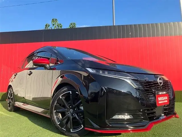 Nissan Aura