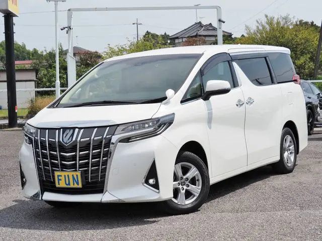 Toyota Alphard Hybrid fotoğraf 1