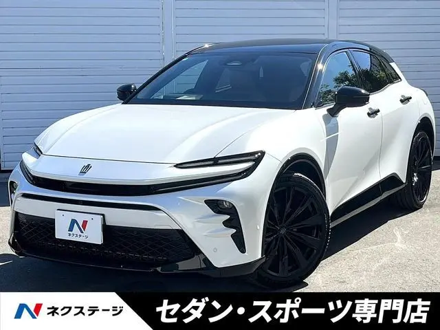 Toyota Crown Sport fotoğraf 1