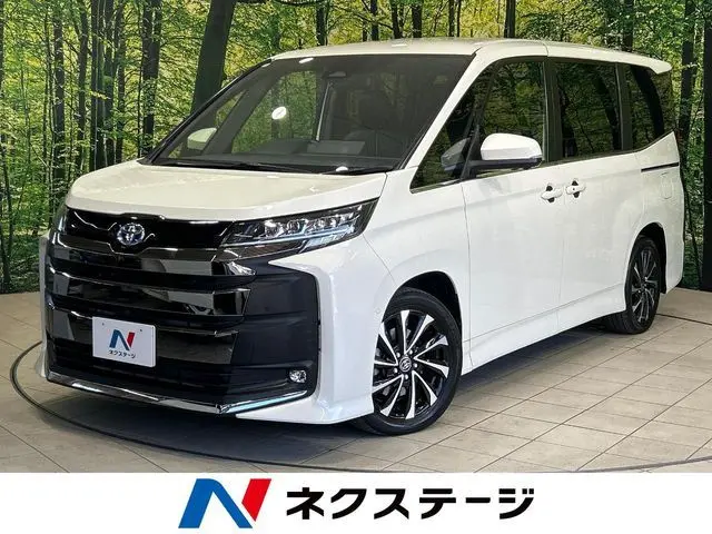 Toyota Noah photo 1