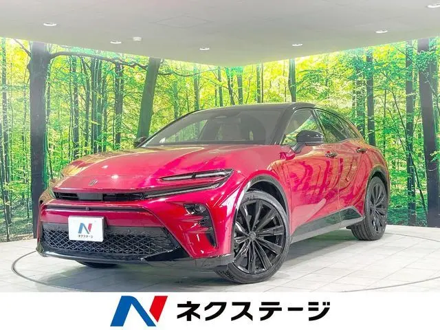 Toyota Crown Sport fotoğraf 1
