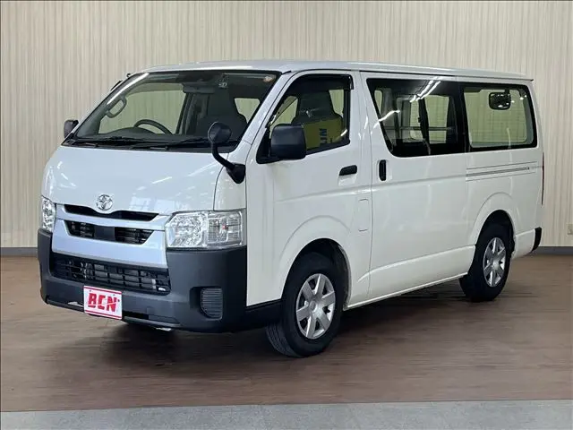 Toyota Hiace Van photo 1