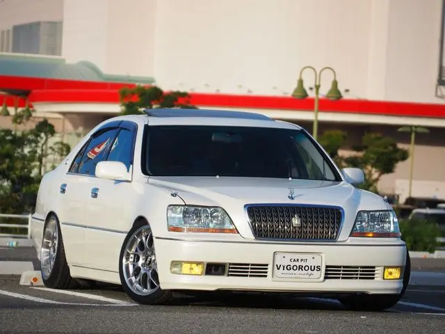 Toyota Crown Majesta