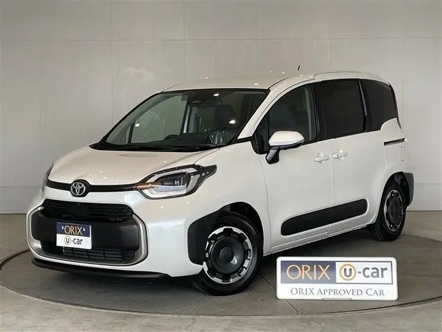 Toyota Sienta photo 1