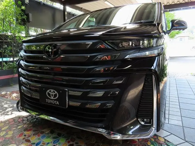 Toyota Vellfire Hybrid